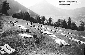 COLO JEUNE FRANCE 1953 literie sur le pre